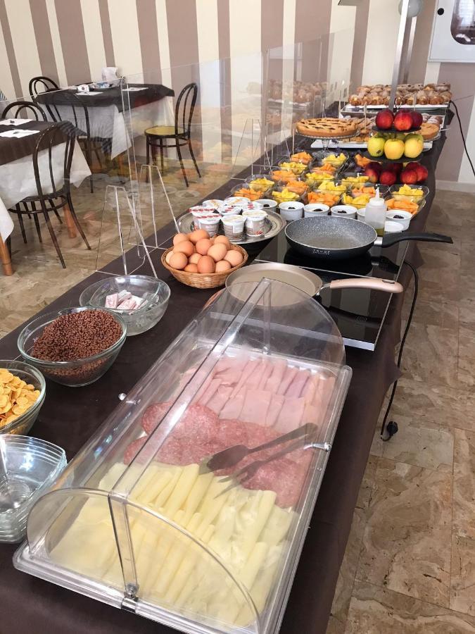 Hotel Giordo Ρίμινι Εξωτερικό φωτογραφία