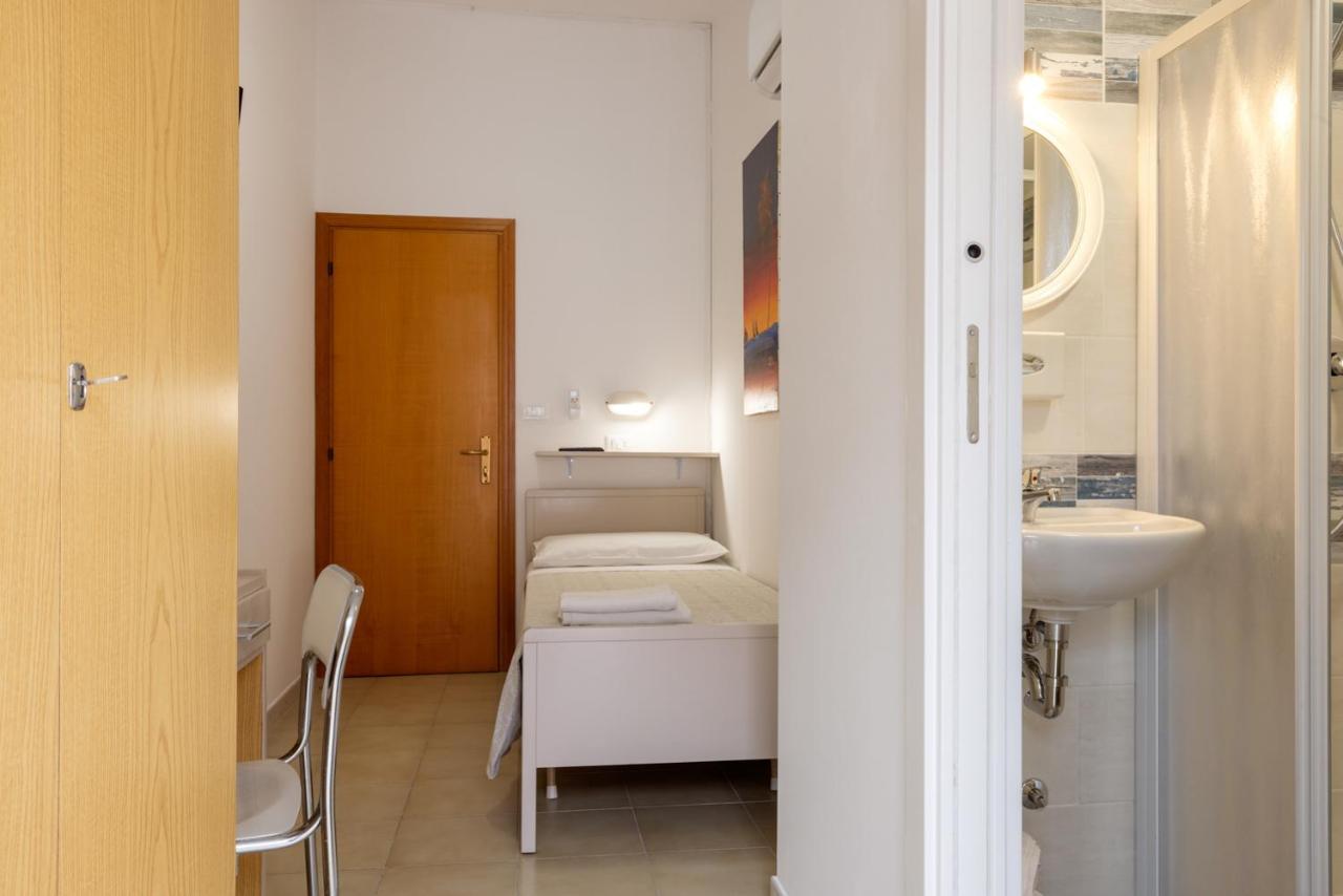Hotel Giordo Ρίμινι Εξωτερικό φωτογραφία
