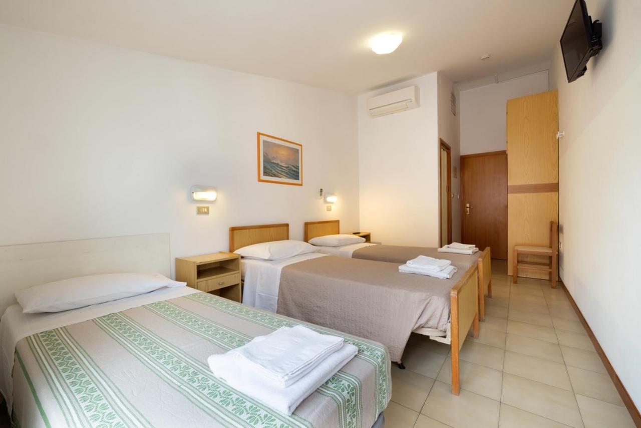 Hotel Giordo Ρίμινι Εξωτερικό φωτογραφία